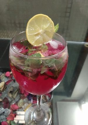 A picture of Rose mojito.