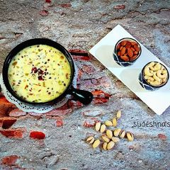 A picture of Sheer Khurma.