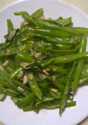 A picture of Stir-Fried Green Beans with Garlic - Clean Out the Fridge Recipe.