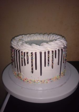 A picture of Simple Vanilla cake.