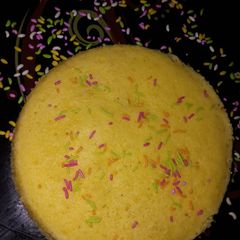 A picture of Vanilla butterscotch sponge cake.