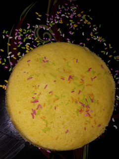 A picture of Vanilla butterscotch sponge cake.