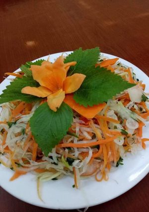 Hình của món Nộm su hào cà rốt.