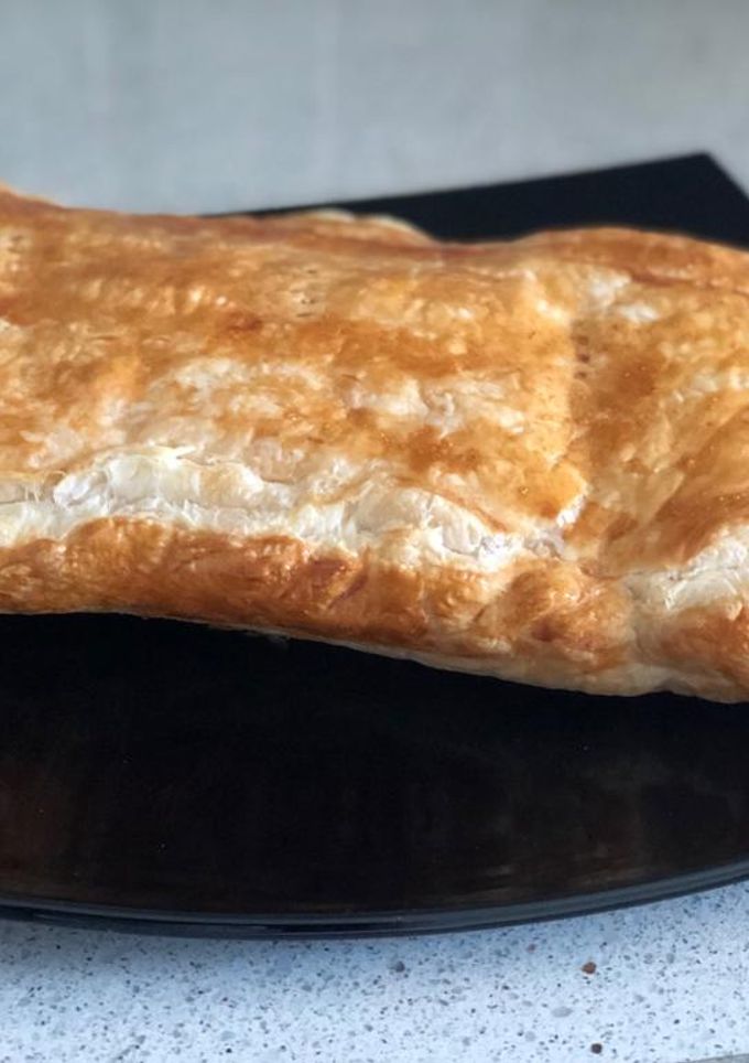 Una foto de Hojaldre de pavo y queso