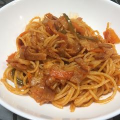 Napolitan Spaghetti (Japanese Style Ketchup Spaghetti) A picture of Napolitan Spaghetti (Japanese Style Ketchup Spaghetti).
