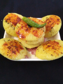 ઈડલી ઢોકળાં (idli Dhokla recipe in gujarati) રેસીપી મુખ્ય ફોટો