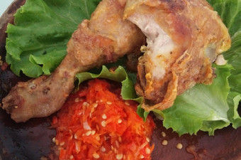 Cara Bikin Ayam Goreng (sambal bawang) Istimewa