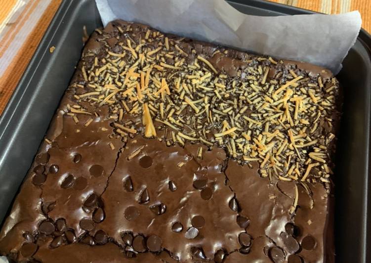 Bagaimana Menyiapkan Brownies Panggang, Lezat