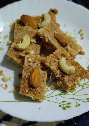 A picture of Coconut burfi.