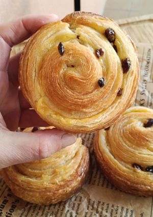 Una foto de Pains aux raisins