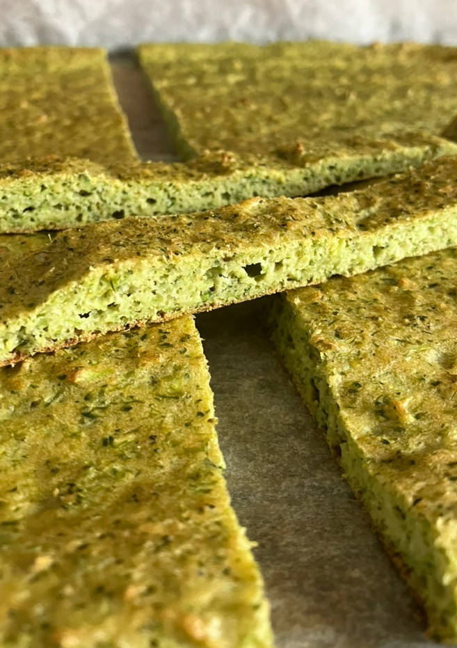 Una foto de 1-Masa de brócoli para pizza 🥦 2- pizza con base de brócoli