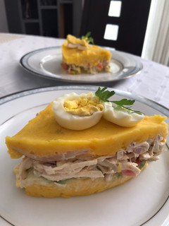 Una foto de Causa rellena de pollo