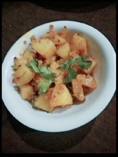 जीरा आलू (jeera aloo recipe in Hindi) रेसिपी मुख्य फोटो