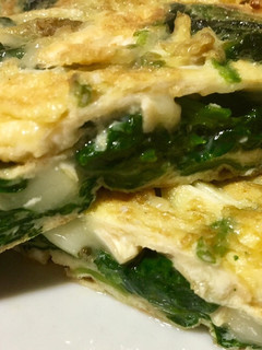 Una foto de Tortilla de espinacas y queso de cabra