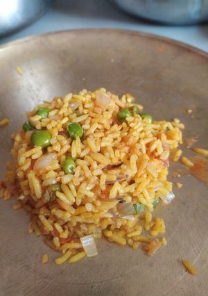 ફ્રાઈડપૂલાવ (Fried Pulao Recipe in Gujarati) રેસીપી મુખ્ય ફોટો