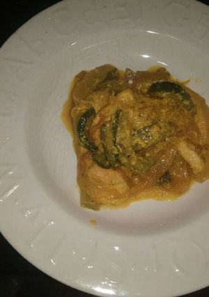 Foto principal de Pollo y calabacín al curry