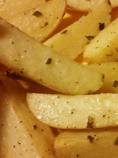 Una foto de HU3RAz♡ Papitas al Horno ;)