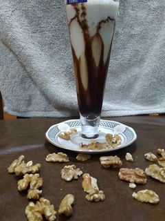 અખરોટ ચોકલેટ શેક (Walnut Chocolate Shake Recipe in Gujarati) રેસીપી મુખ્ય ફોટો