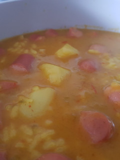 Una foto de Sopa de arroz, papa y salchichas en Thermomix tm5