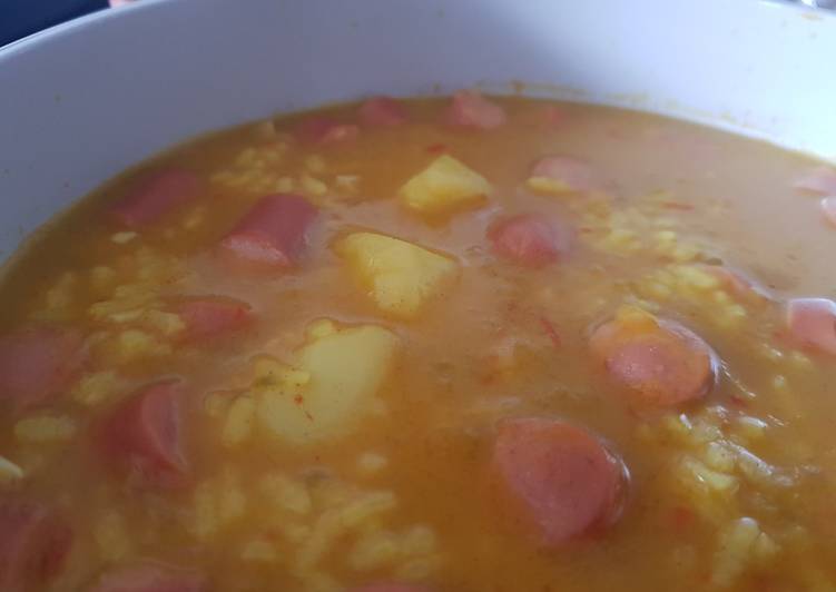 Sopa de arroz, papa y salchichas en Thermomix tm5