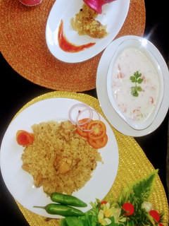 A picture of Chicken pulao.