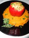 PIMIENTOS MORRONES RELLENOS CON POLLO SOBRE PURÉ DE CAMOTE AMARILLO. JON STYLE