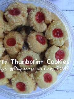Foto resep Strawberry thumbprint crumble cookies
