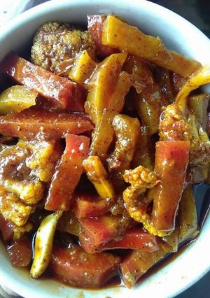 A picture of Mixed pickle.