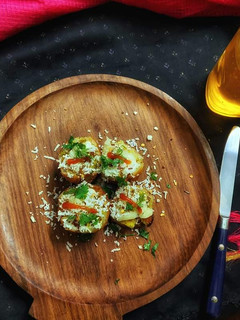 पनीर चीज़ ब्रेड बास्केट (paneer cheese bread basket recipe in Hindi) रेसिपी मुख्य फोटो
