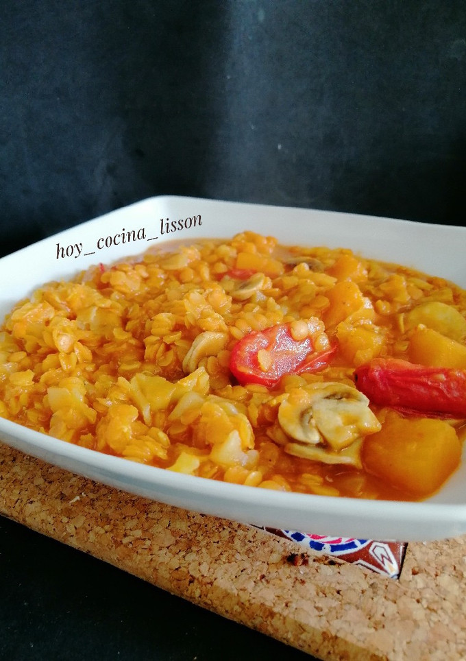Una foto de Lentejas rojas con verduras