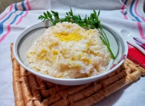 Una foto de Arroz al limón 🍋🍋. Risotto al limone