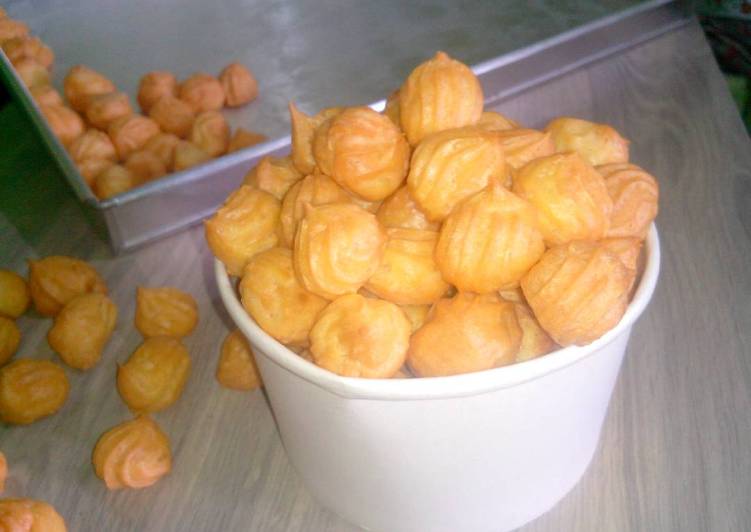 Crispy choux (sus kering)