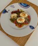 Huevos escalfados con verduras