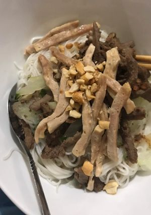 Hình của món Bún bò Nam Bộ.