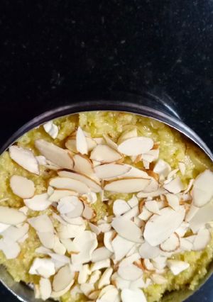 માવા કેક (Mava cAke Recipe in Gujarati) રેસીપી મુખ્ય ફોટો