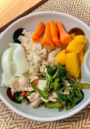 รูปของ อกไก่สับผัดผักไผ่ 🌱