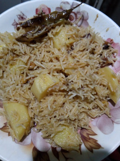 A picture of Aloo ki Tahari.