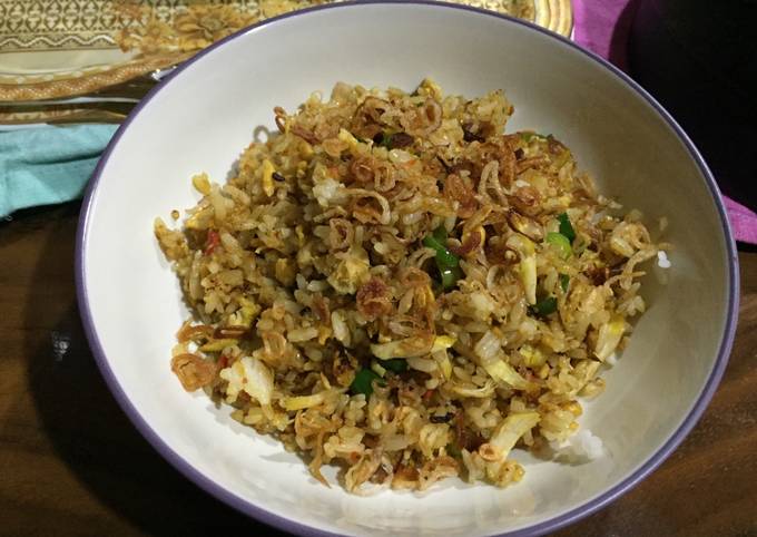 Nasi goreng sambal terasi ayam suwir