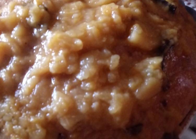 Bizcocho de chocolate y compota de fruta