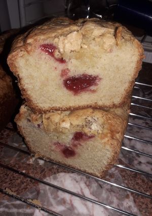 Una foto de Budín con Frutilla