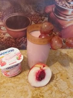 صورة لوصفة عصير العنب والنكتارين بالياؤورت