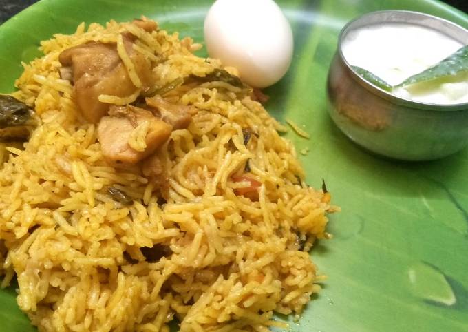 சிக்கன் பிரியாணி (Chicken biryani recipe in tamil) இவருடைய ரெசிபி Anus