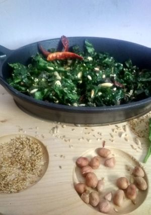 A picture of Peanut Crackling Spinach.