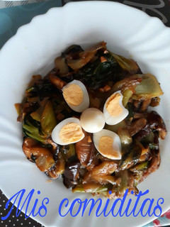 Una foto de Pac choi con shiitake