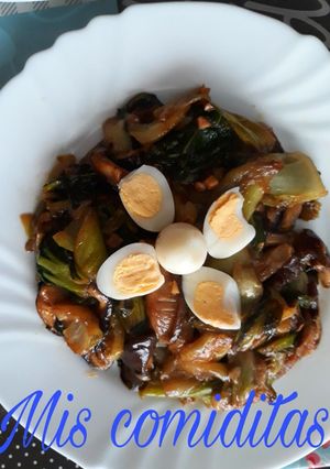 Una foto de Pac choi con shiitake