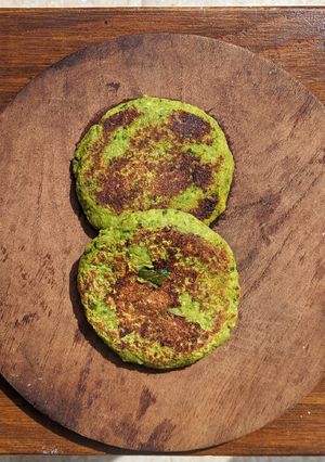 Una foto de Hamburguesas de garbanzos y espinaca 🥬🍔