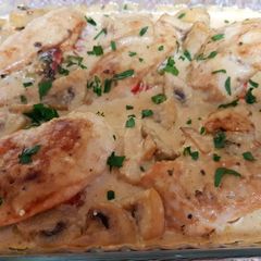 A picture of Creamy mushroom chicken breast.