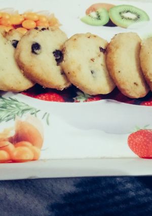 A picture of Choco chips biscuit.