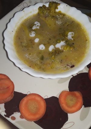 A picture of #winter Creamy spicy Broccoli soup.