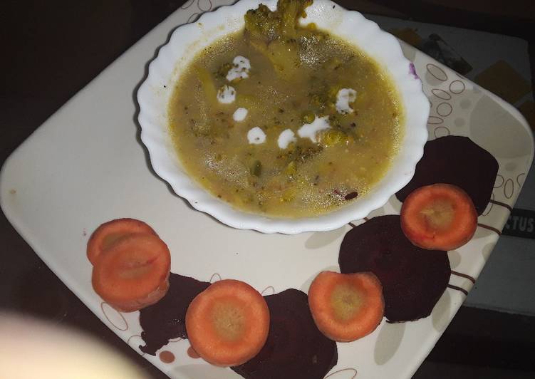 #winter Creamy spicy Broccoli soup #winter Creamy spicy Broccoli soup